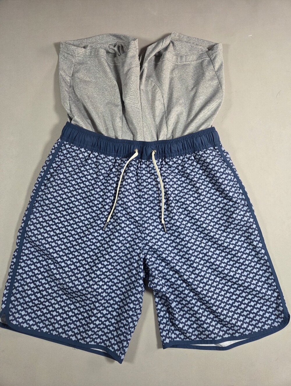 Fair Harbor Men's Navy Anchor Printed Board Shorts Size Large - Picture 6 of 10